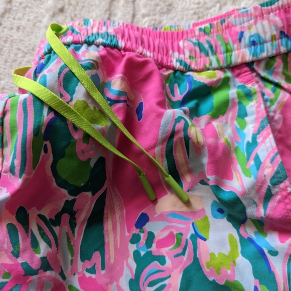 Lilly Pulitzer Runaround Shorts - Picture 6 of 6
